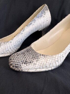 Stuart Weitzman Black & White Snakeskin Heels Sz (